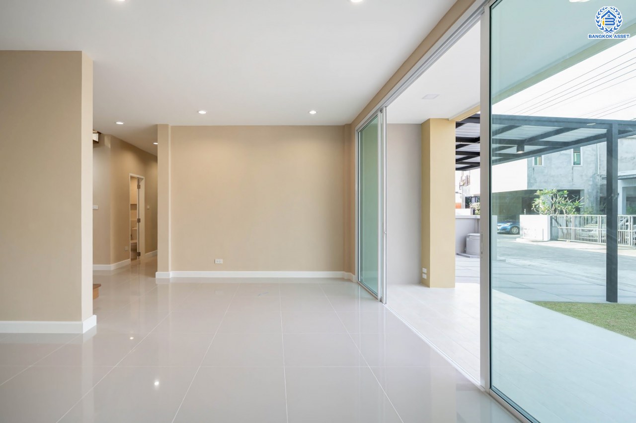 บ้านมือสองตกแต่งใหม่ โครงการ ดีซิโอ้ อรดา ราชพฤกษ์ หลังมุม เนื้อที่ 50.6 ตร.ว. ตอบโจทย์ทุกการอยู่อาศัย ฟังก์ชัน 3 ห้องนอน 3 ห้องน้ำ 2 ที่จอดรถ บรรยากาศเงียบสงบ บนทำเลเดินทางสะดวก เชื่อมต่อหลายเส้นทาง ใกล้รถไฟฟ้าสายสีม่วง "สถานีบางรักใหญ่"